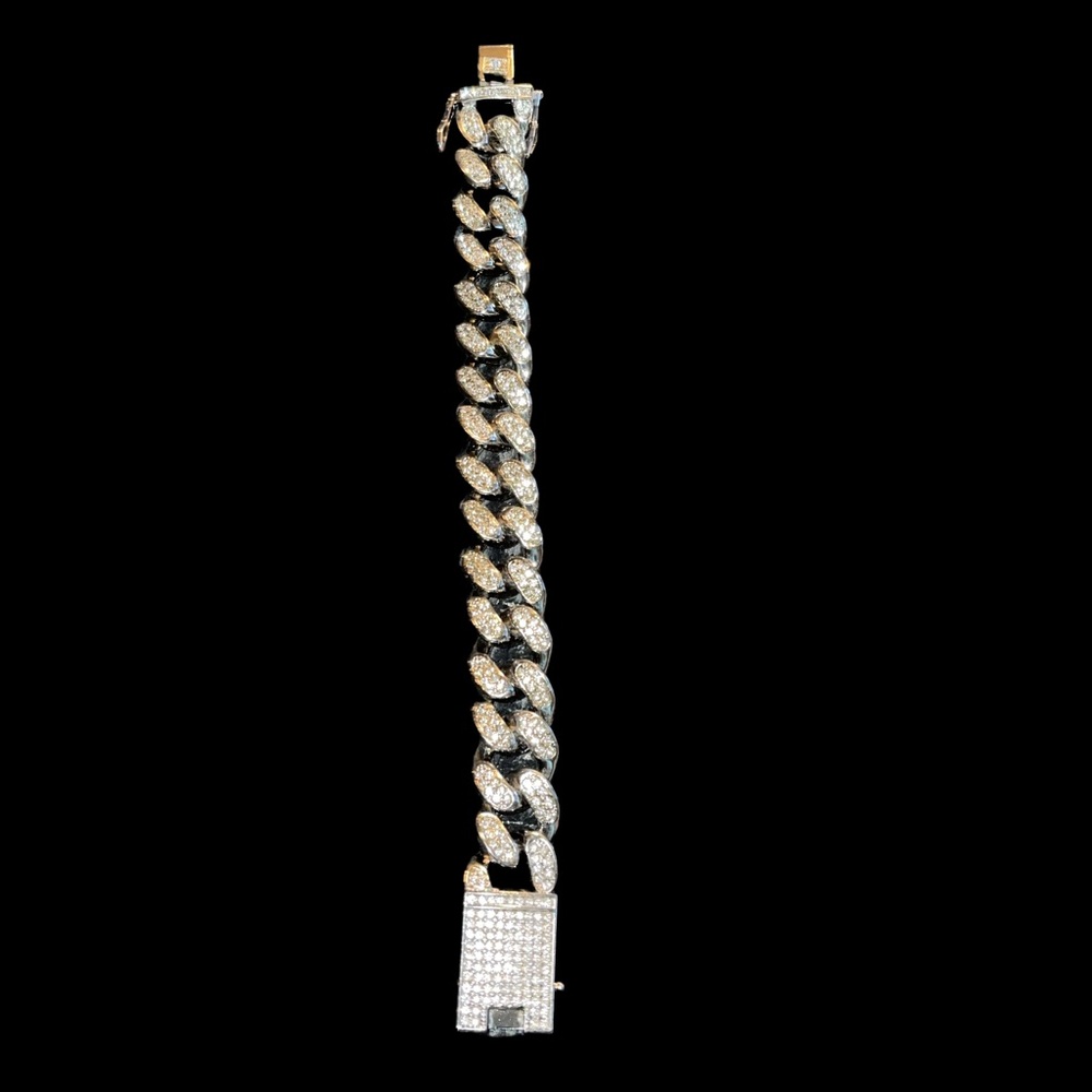 Cuban Link Bracelet Silver Tone Faux Diamond Unisex 9” long Chunky Link Bracelet